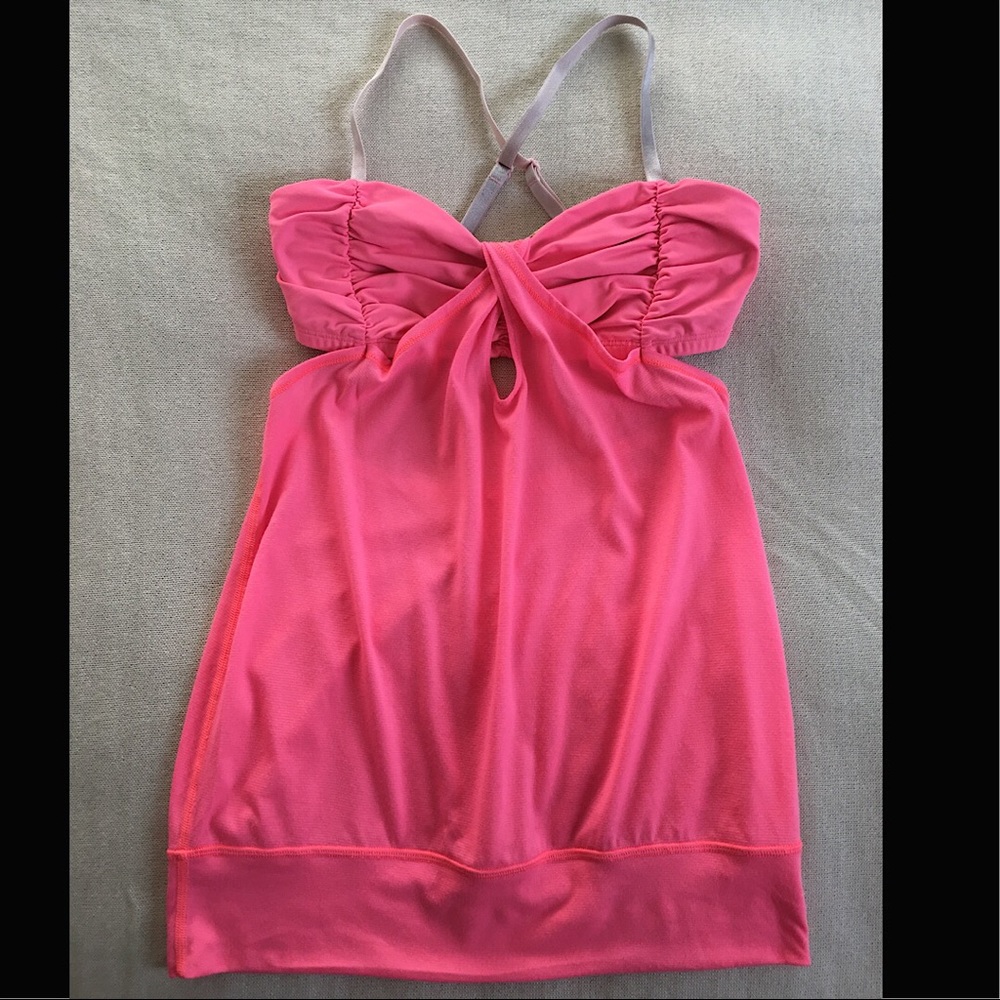 Coral Lululemon ‘Hot But Not’ tank in size 4